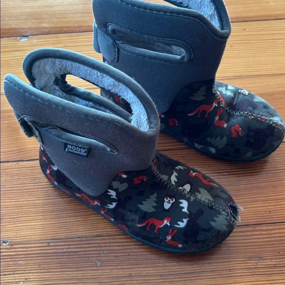 Woodland Print Bogs Sz 10